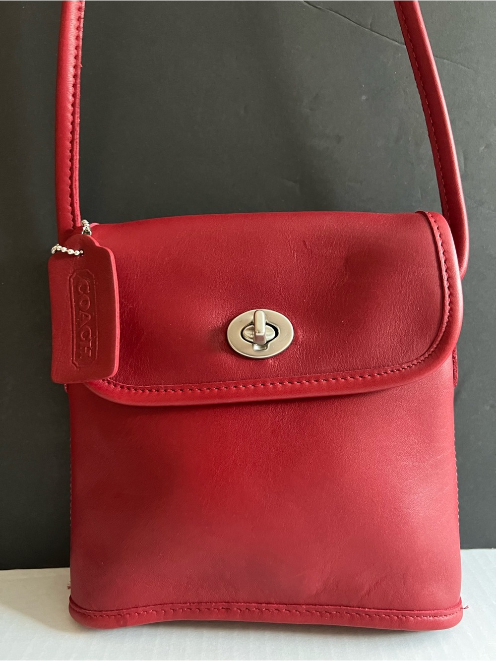 Pristine vintage Red Coach tango flap crossbody Small shoulder Bag Purse